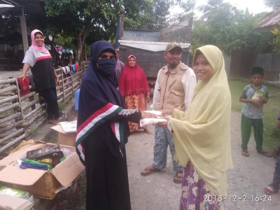 Pembagian Al-Quran, iqro, baju baru, sarung dan mukenah